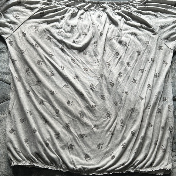 Gray blouse - Picture 2 of 3